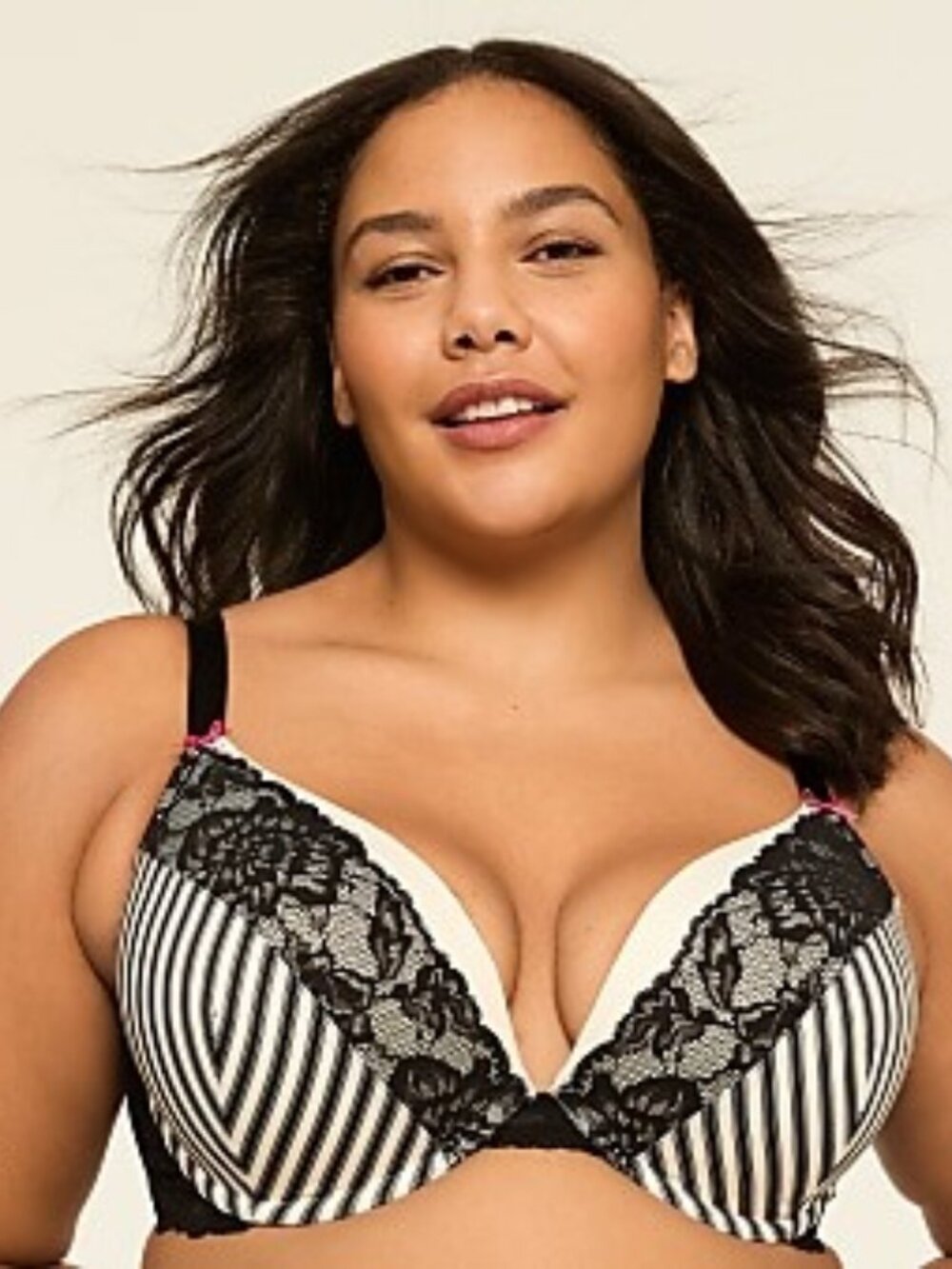 LB Boost Plunge Bra With Strips & Lace NWT